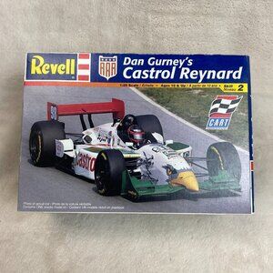 1999 REVELL DAN GURNEY'S CASTROL REYNARD RACE CAR PLASTIC MODEL KIT 1/25 SCALE